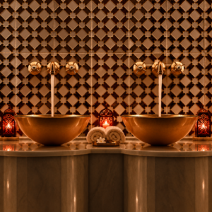 Interior del Hammam Luxury de Glow Beauty preparado para una experiencia en pareja